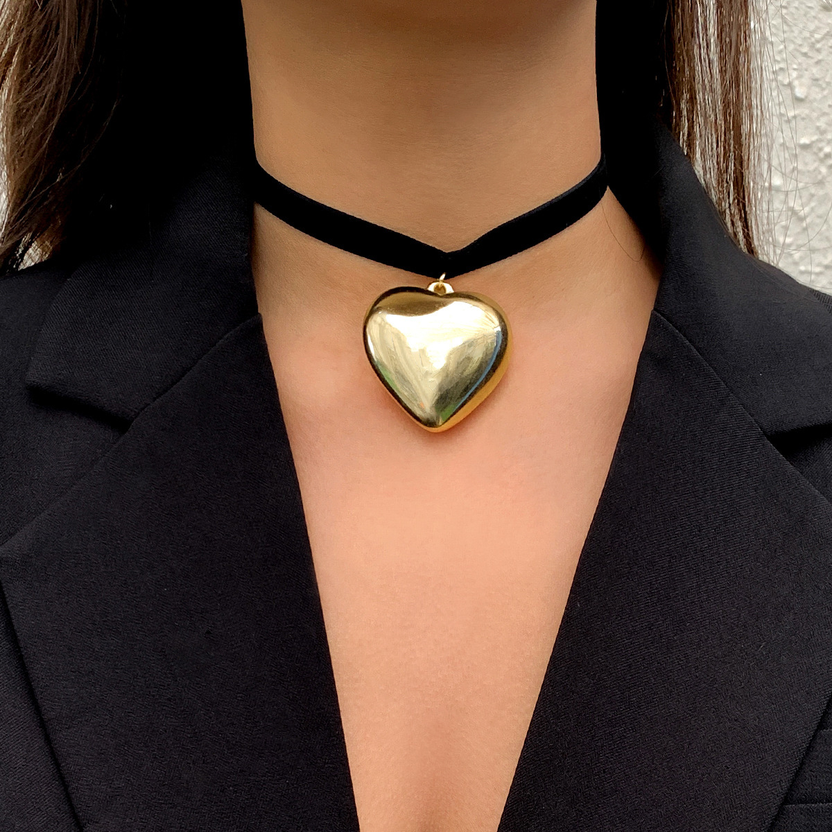 European and American cross-border jewelry, simple chain heart choker collarbone chain, French sweet and cool, niche heart-shaped necklace for women Specification drawing