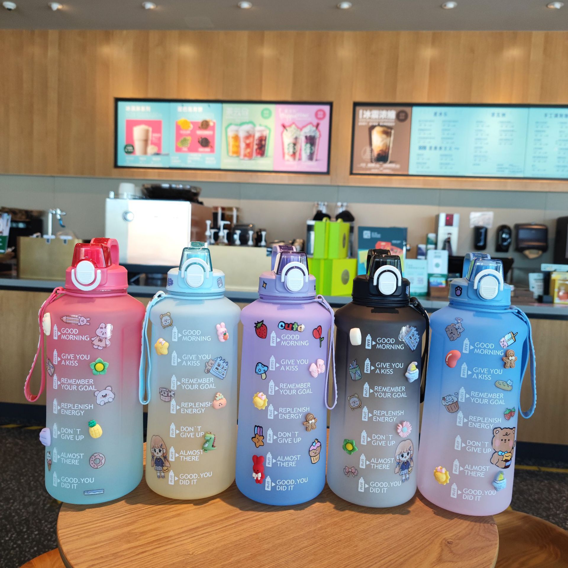 Cross-border large-capacity water bottles, plastic straw cups, popular stickers, high appearance level, gradient color water bottles, portable drawstring water cups full figure