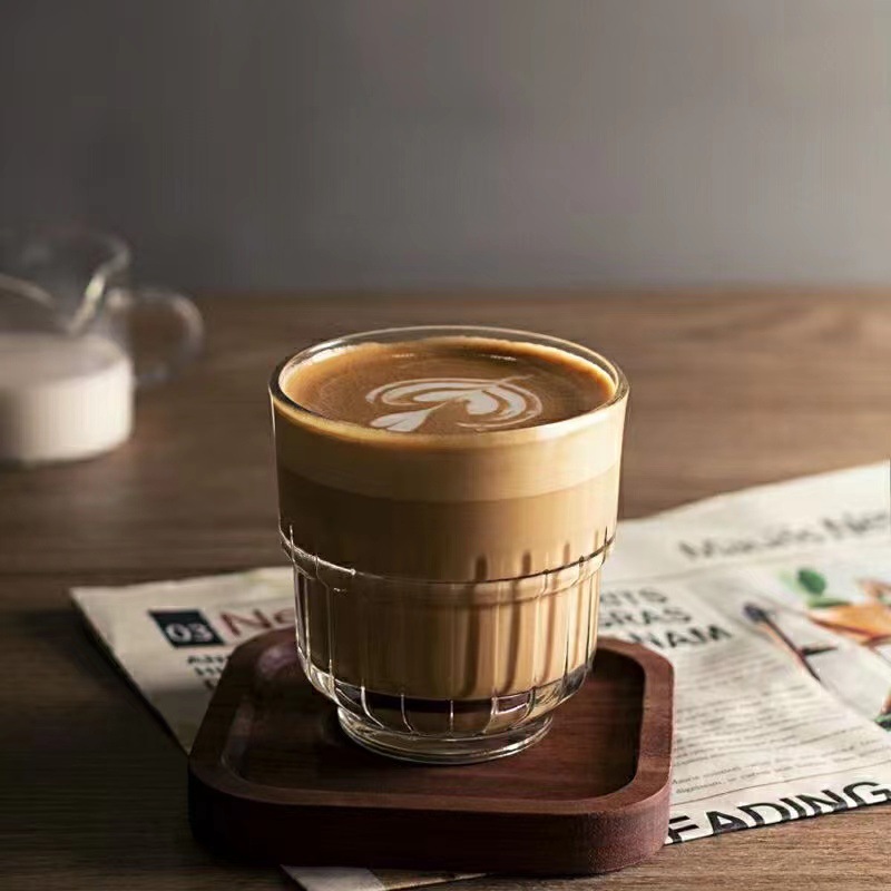 Household glass cups can be stacked. Adding American iced latte coffee cups makes it convenient to store water cups, whisky cups and spirits cups Specification drawing