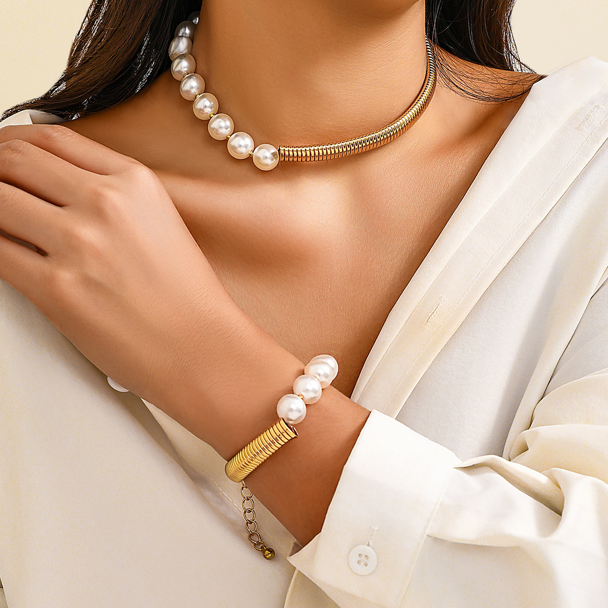 European and American cross-border sweet and cool snake bone chain punk choker necklace accessory, women's niche necklace, pearl imitation versatile necklace full figure
