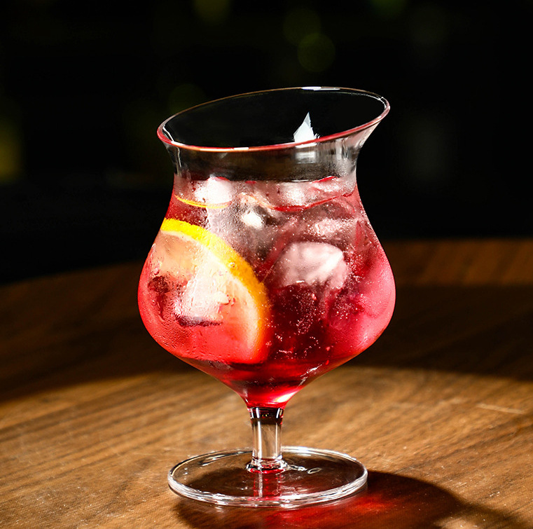 High-footed beveled mouth doll cup, creative beveled mouth brandy champagne cup, cocktail cup, transparent glass sparkling wine glass details Picture