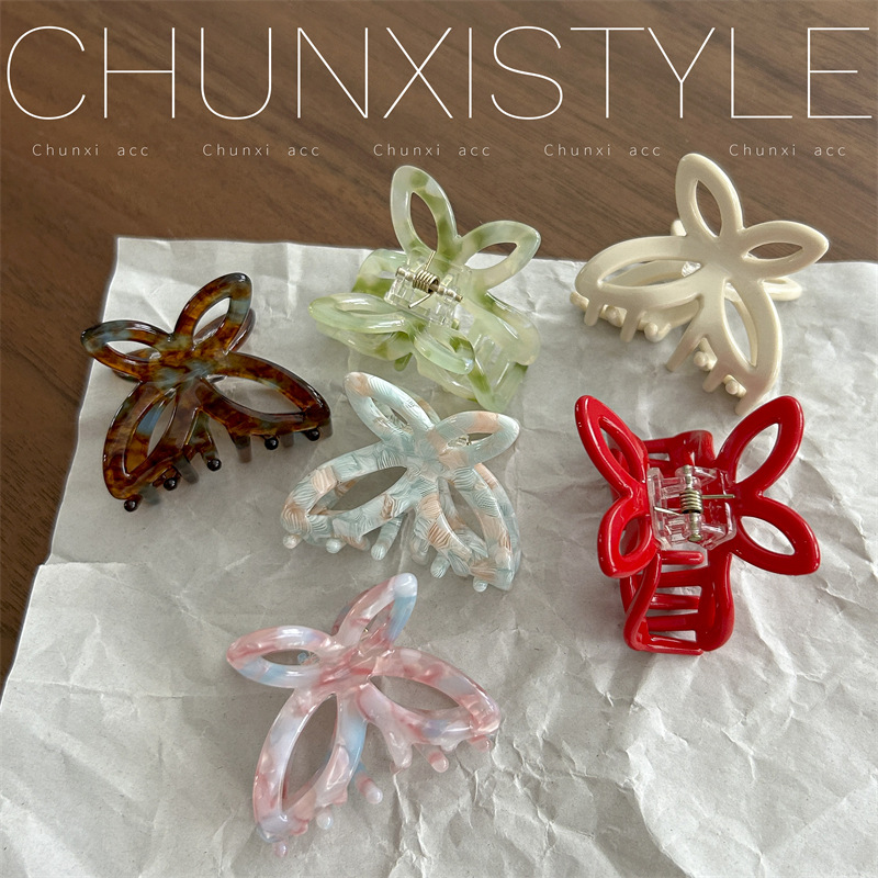 High-end acetate butterfly grappling clips, small hair clips, women's headwear, side bangs clips, half-tied hair clips, hair clips Application Scenario