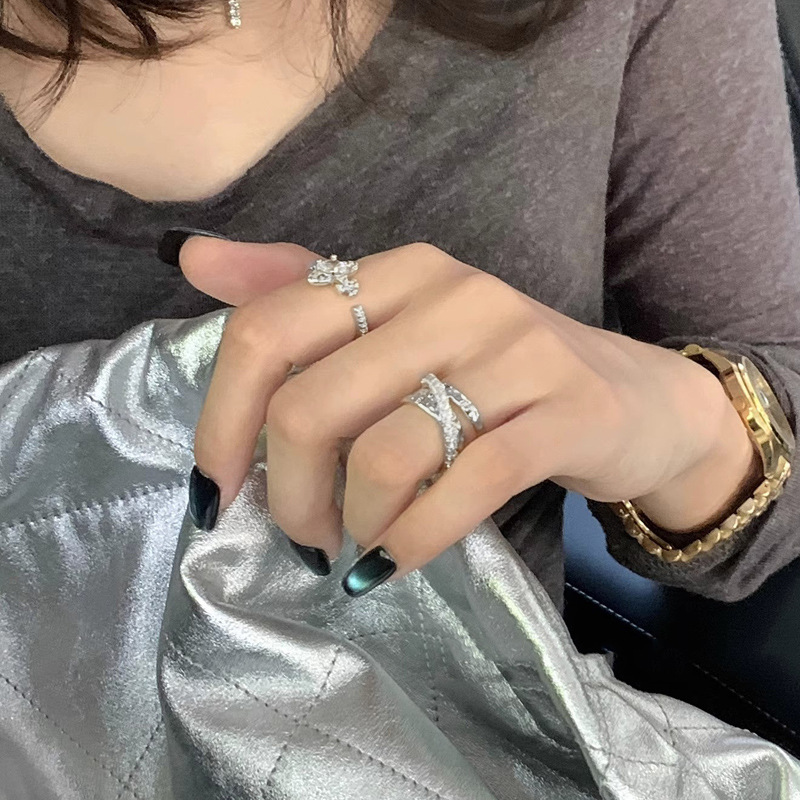French-style planetary temperament and personality open ring for women on Instagram, cold style and light luxury zircon fashion layered and versatile ring Application Scenario