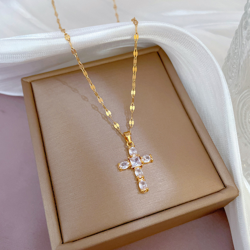 【 Titanium Steel 】 Micro-inlaid light Luxury Zircon cross Exquisite micro-inlaid necklace, women's fashion trend collarbone chain manufacturer Specification drawing
