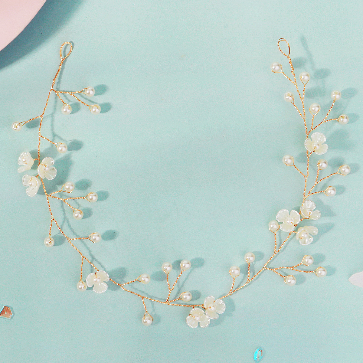 Cross-border hand-woven pearl flower hair bands from Europe and America, wedding dress headwear for brides, stage performance accessories, flower girl hair accessories Application Scenario