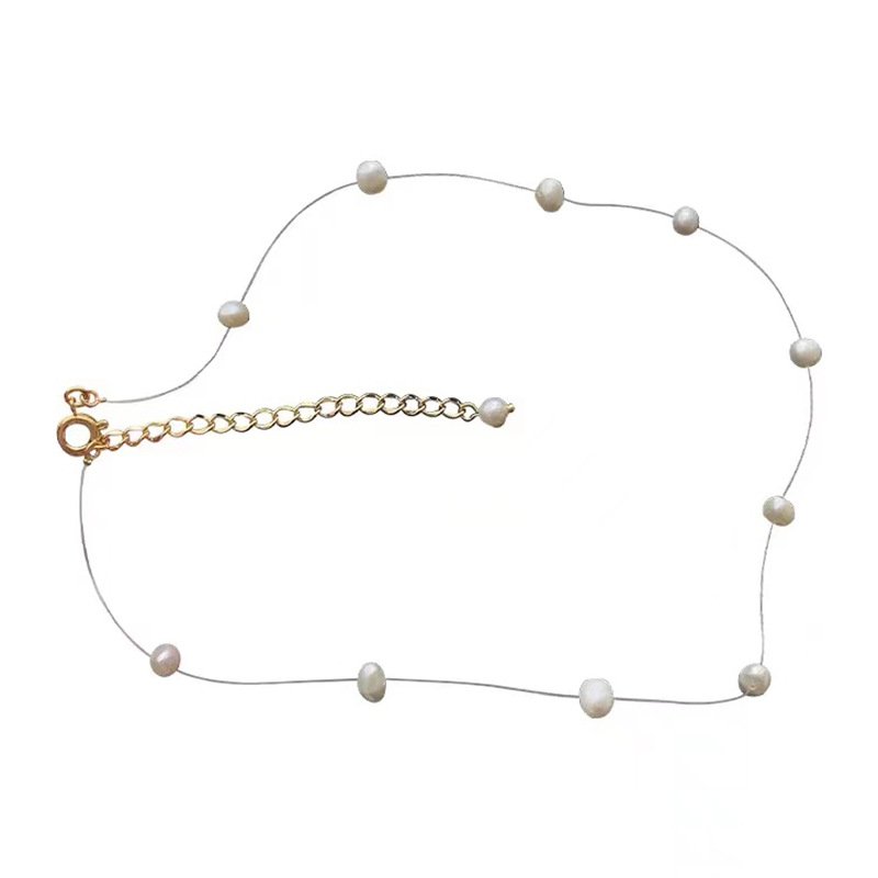 A versatile pearl collarbone chain necklace for women in summer, featuring a simple, light luxury and niche style, is a stylish and elegant neckband Item Picture