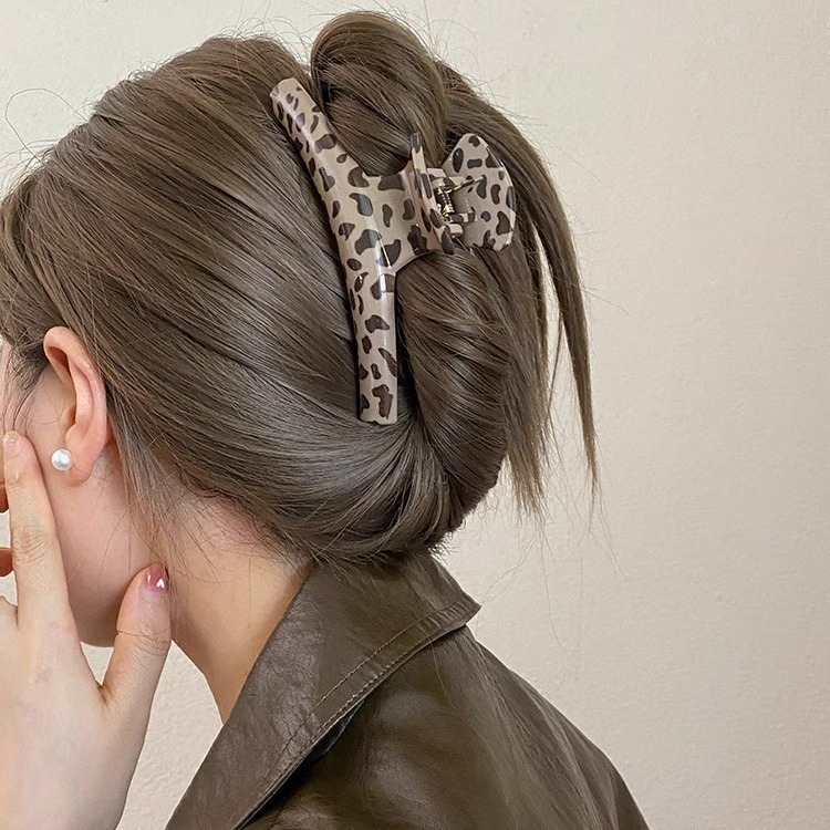 Korean-style large scratch-clip high-end hair accessory headwear, back of the head updo hair clip, personalized and fashionable leopard print shark clip details Picture