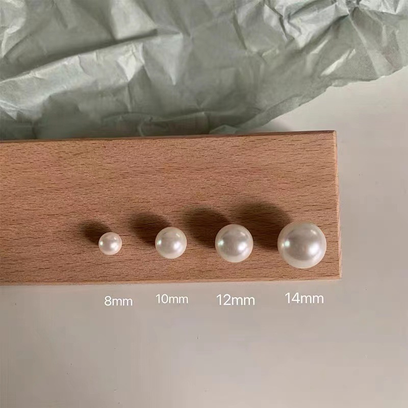 French high-end imitation pearl stud earrings with a niche design for women, simple and versatile, retro and elegant earrings for socialite Application Scenario