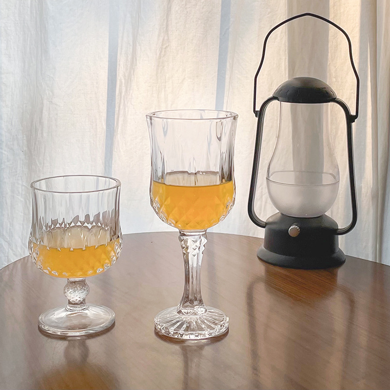ins popular restaurant juice cup, diamond highball cup, pineapple with legs, drink cup, high appearance level glass water cup 3201 Application Scenario