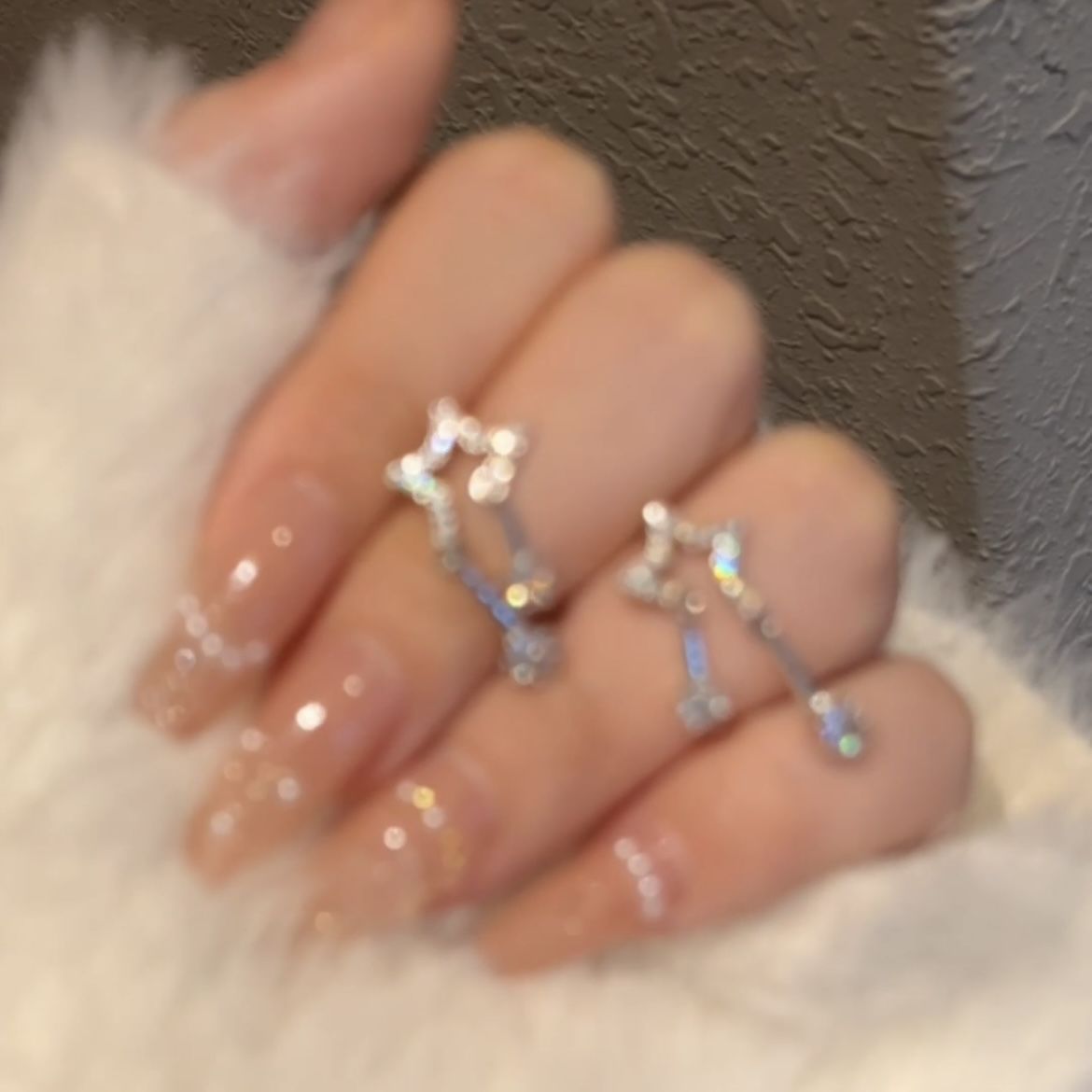 A must-have for sweet girls! Star diamond-encrusted stud earrings, a high-end Instagram-style design, star pendants, and girlish heart earrings Specification drawing