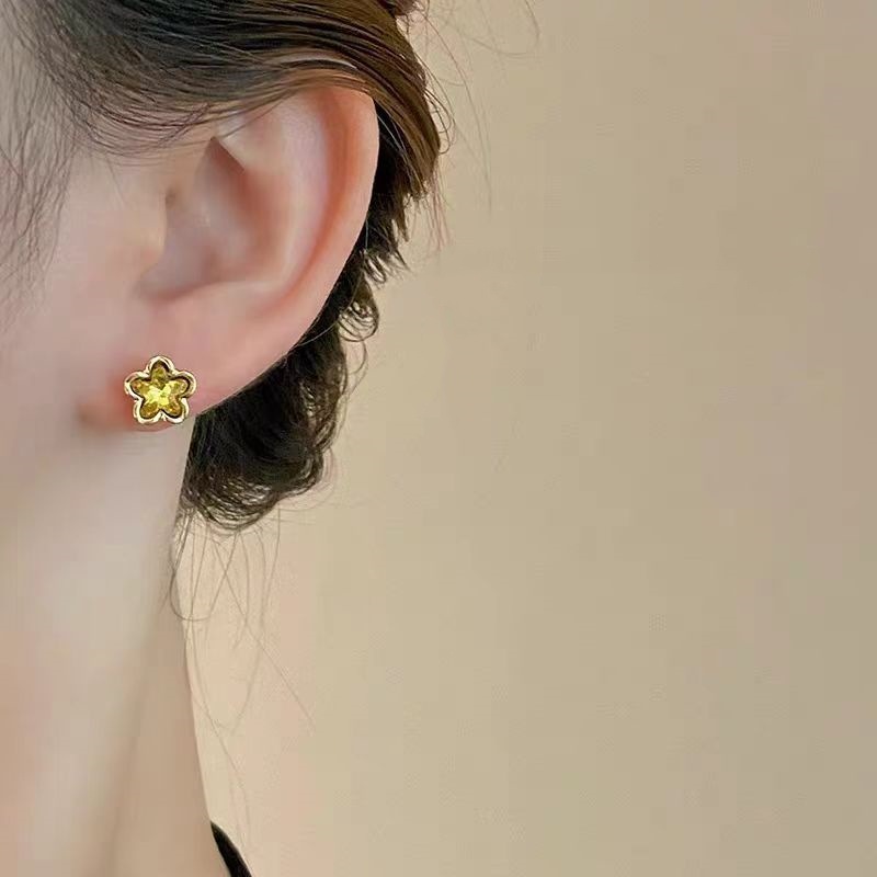 Summer Yellow star earrings 2025 New style art student light luxury high-end stud earrings, niche sweet and cute earrings details Picture