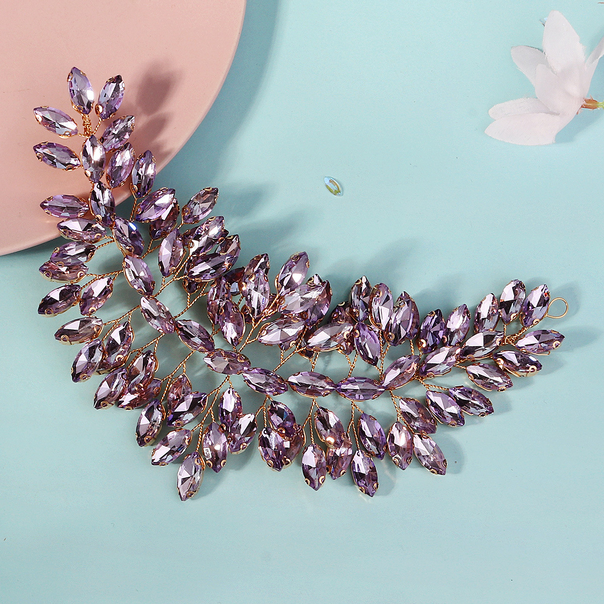 European and American bride accessories, crystal headwear, hair bands, wedding gowns, evening gowns, banquet hair accessories, hand-woven purple rhinestone headbands details Picture