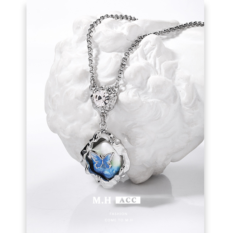Blue and green gradient butterfly pattern necklace, high-end women's fashion, ins style, exquisite collarbone chain, fine chain resin pendant Specification drawing