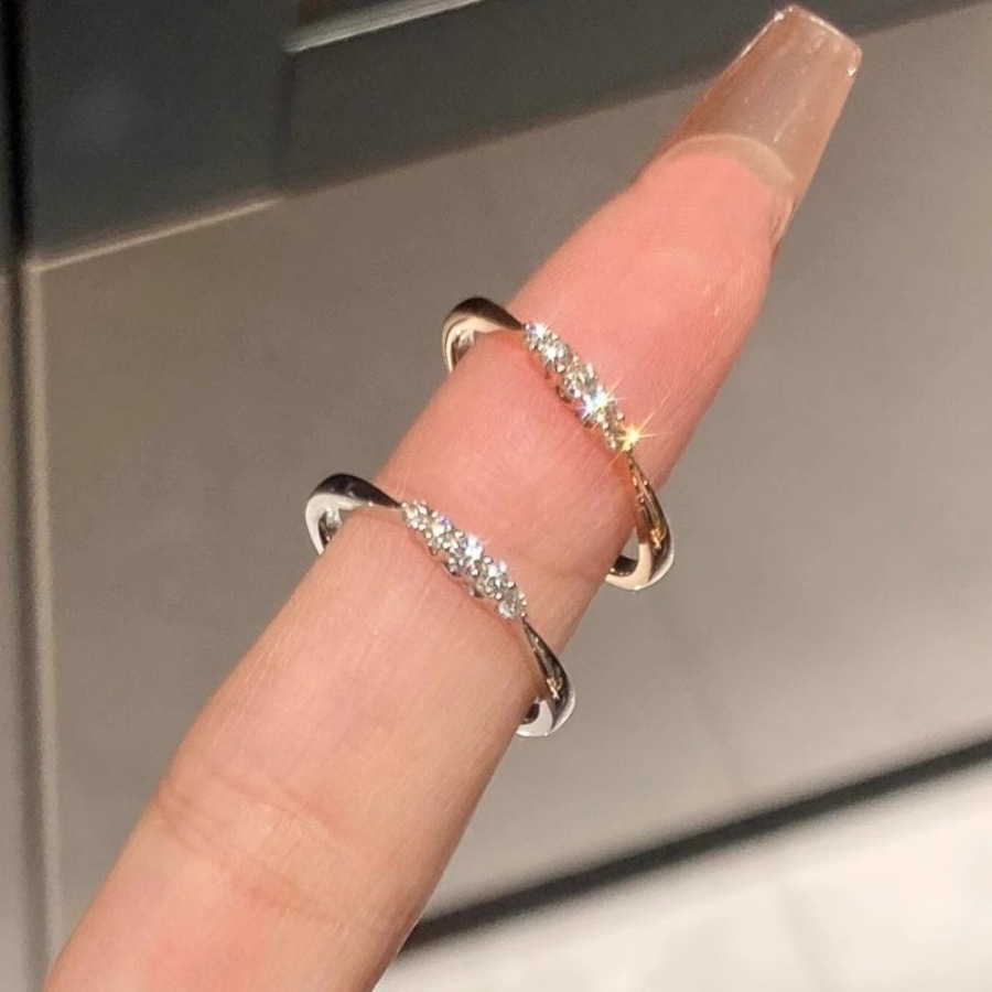 "Man Tian Xing He Flash Diamond Zircon ring for women, non-fading, light luxury, niche and high-end style index finger ring, simple and versatile ring. full figure