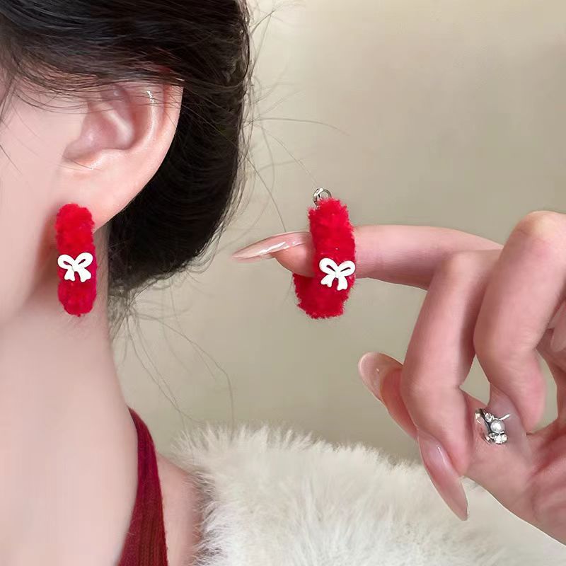 Autumn and winter plush bow ear rings for women, unique round and square face, small earrings, ear buckles, fashionable, sweet and individual earrings Specification drawing