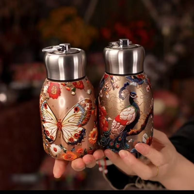 New national trend mini Little Fat Ding insulated cup, 316 stainless steel portable pocket cup, simple water cup, gift cup full figure