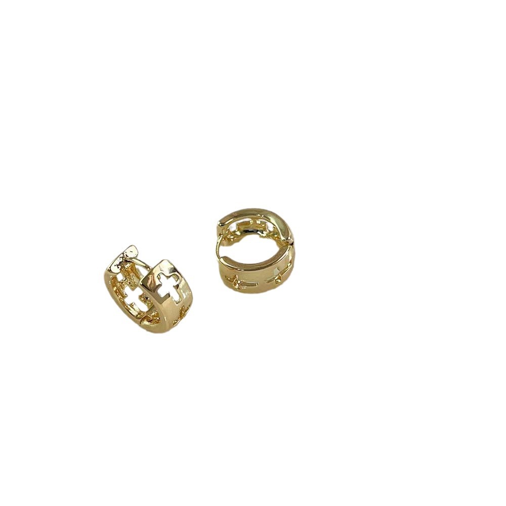 European and American retro fashion earrings, women's hollowed-out cross with a unique design sense, ear buckles and earrings, cold and elegant style earrings Item Picture