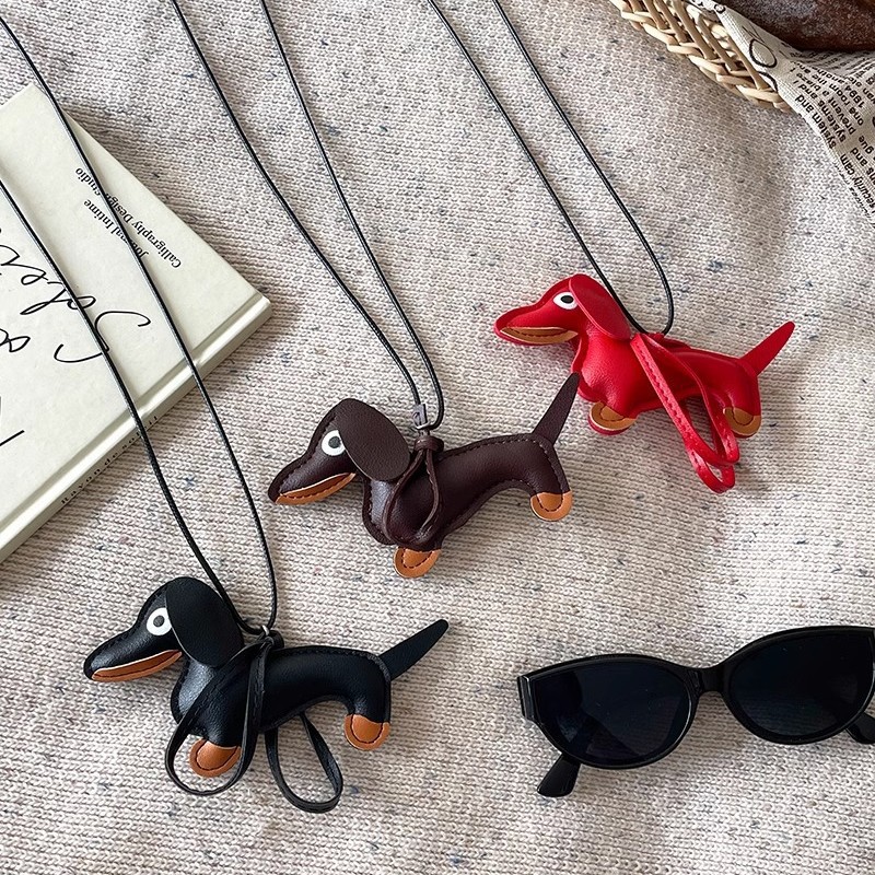 Cartoon leather Dachshund black rope necklace for girls, cute, simple, individual, fashionable and trendy, versatile neck chain sweater chain trend Specification drawing