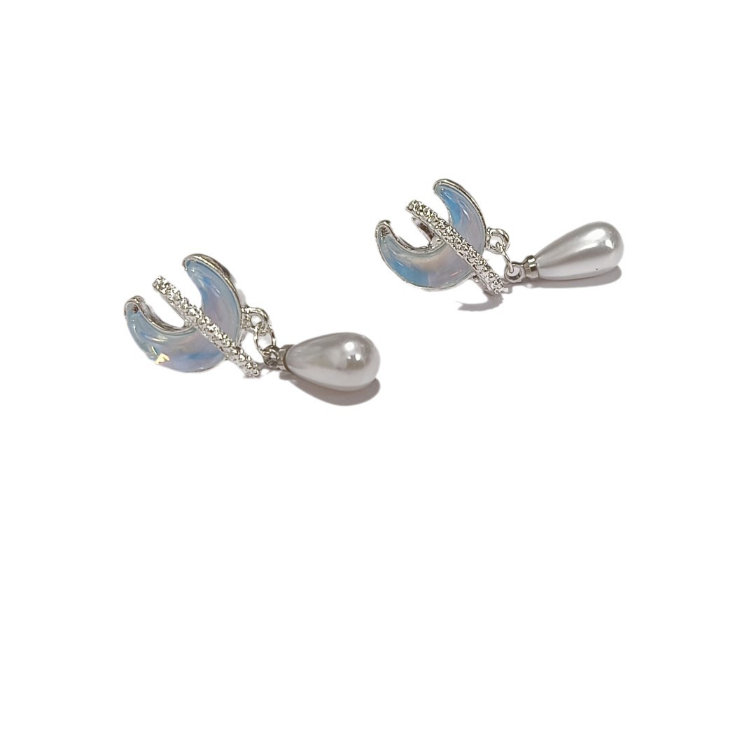 Blue cat's eye stone moon planet stud earrings, light luxury, versatile, high-end, niche starry sky design pearl pendant earrings Item Picture