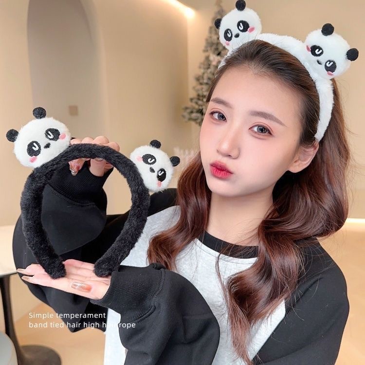 Korean Kawaii cute girl headband, autumn and winter plush cartoon headband, sweet girl hair-pressing and face-washing headband Application Scenario
