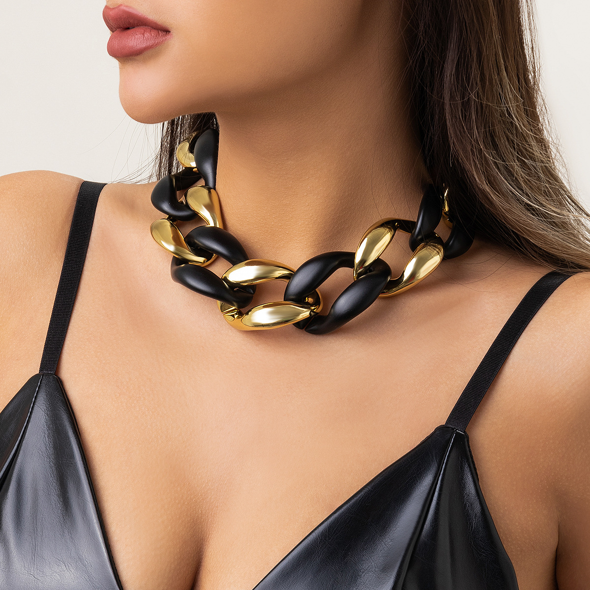 European and American punk hollowed-out acetic acid pattern cross-buckle chain necklace, female hip-hop metal aluminum chain acrylic splicing necklace Specification drawing