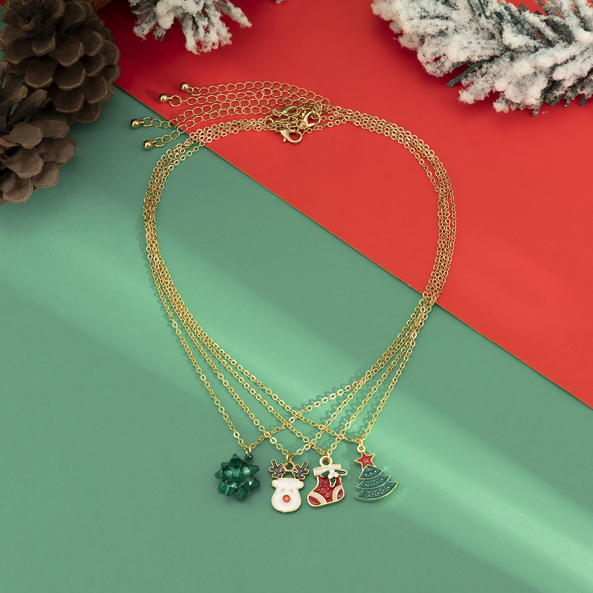 European and American cross-border jewelry creative and simple snowman Christmas tree pendant necklace, versatile imitation pearl star moon elk necklace Application Scenario