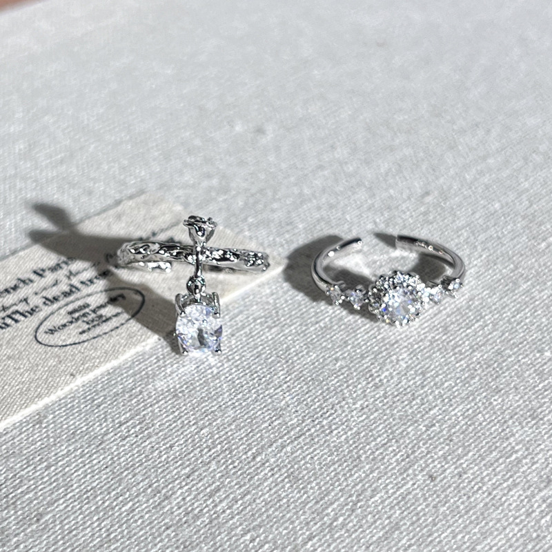 Korean full-diamond, elegant, light luxury, high-end, fashionable open ring, a cold and elegant woman, Su's unique personality index finger ring details Picture
