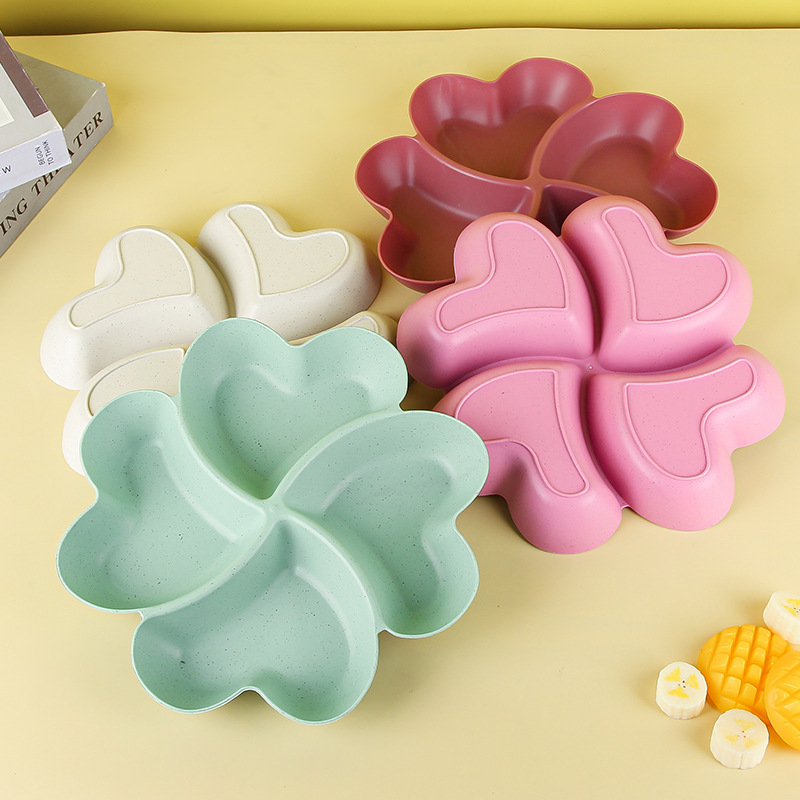 Plastic heart-shaped fruit platter, living room household fruit platter, creative snack plate, compartmentalized candy inventory, heart platter wholesale details Picture