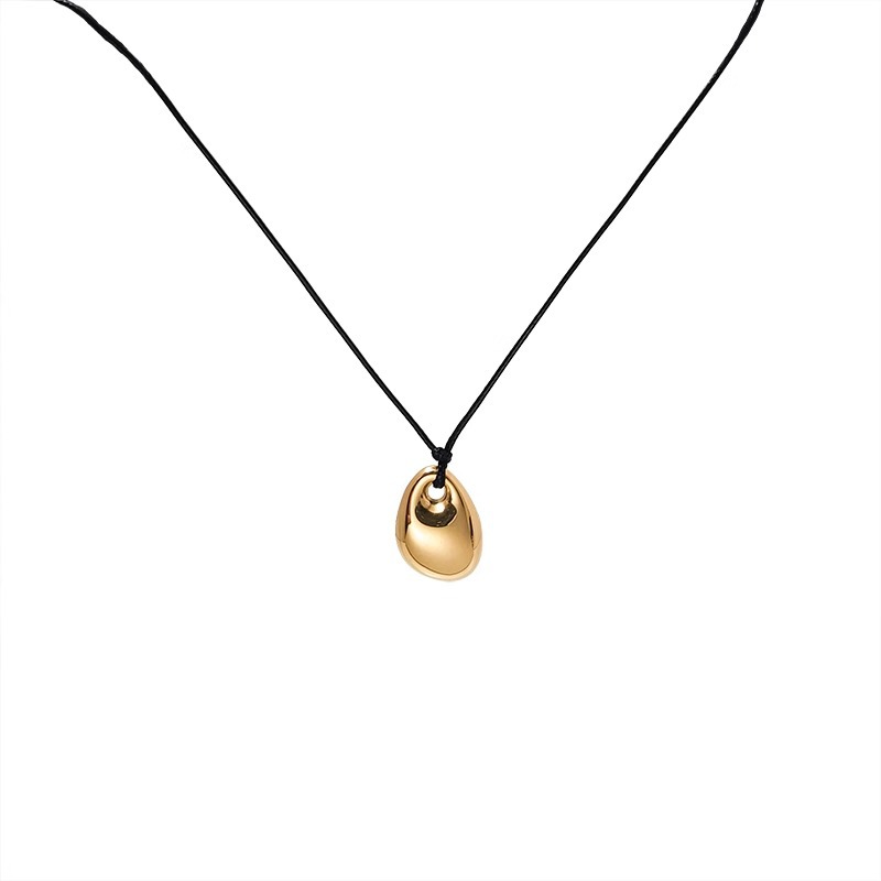 The blogger's same style golden bean black leather rope necklace, a unique, simple and sweet cool sweater chain new accessory for women Item Picture