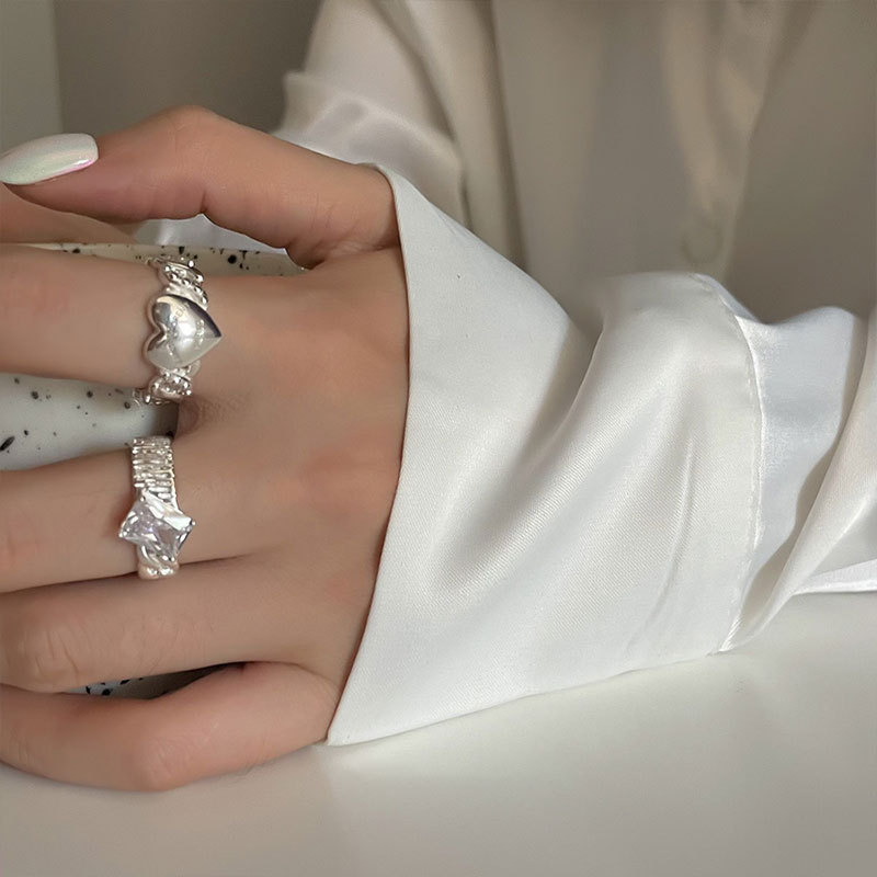 A new heart-shaped, fashionable and cold style ring with an open design from Dongdaemun, South Korea Specification drawing