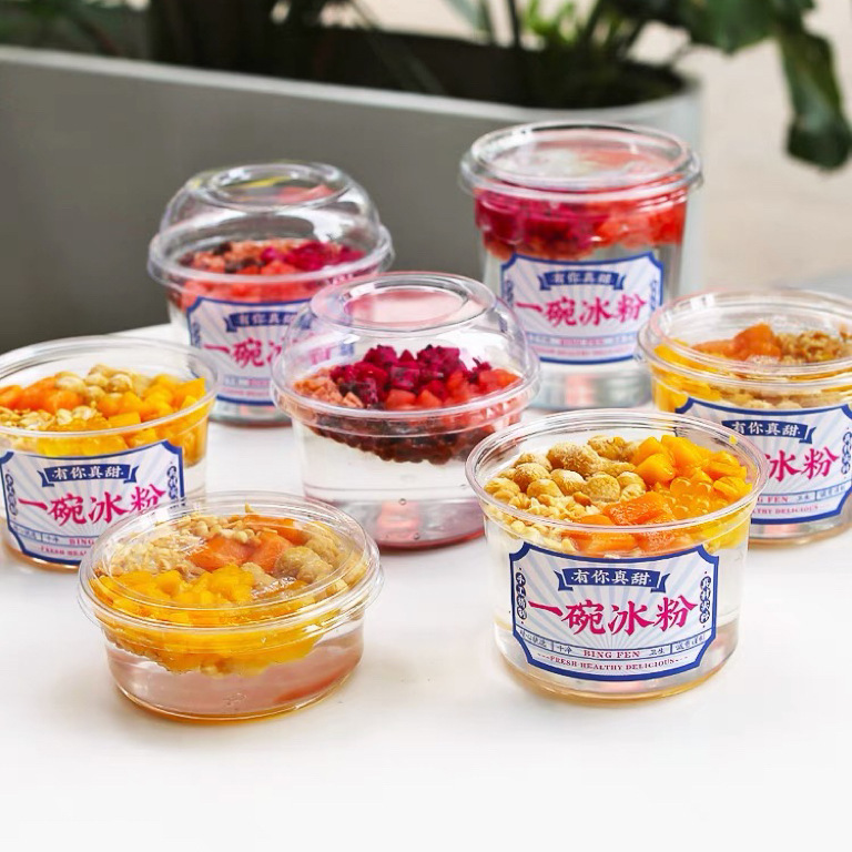 Disposable dessert takeout boxes for ice powder bowls, transparent takeout boxes for fruit scoops, and takeout boxes for street vendors full figure