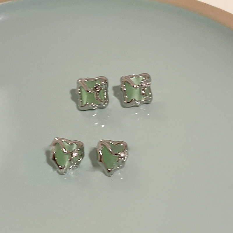 Green and creamy green ~ Heart-shaped square zircon stud earrings, a niche design for women, simple and elegant, fresh and versatile earrings Application Scenario