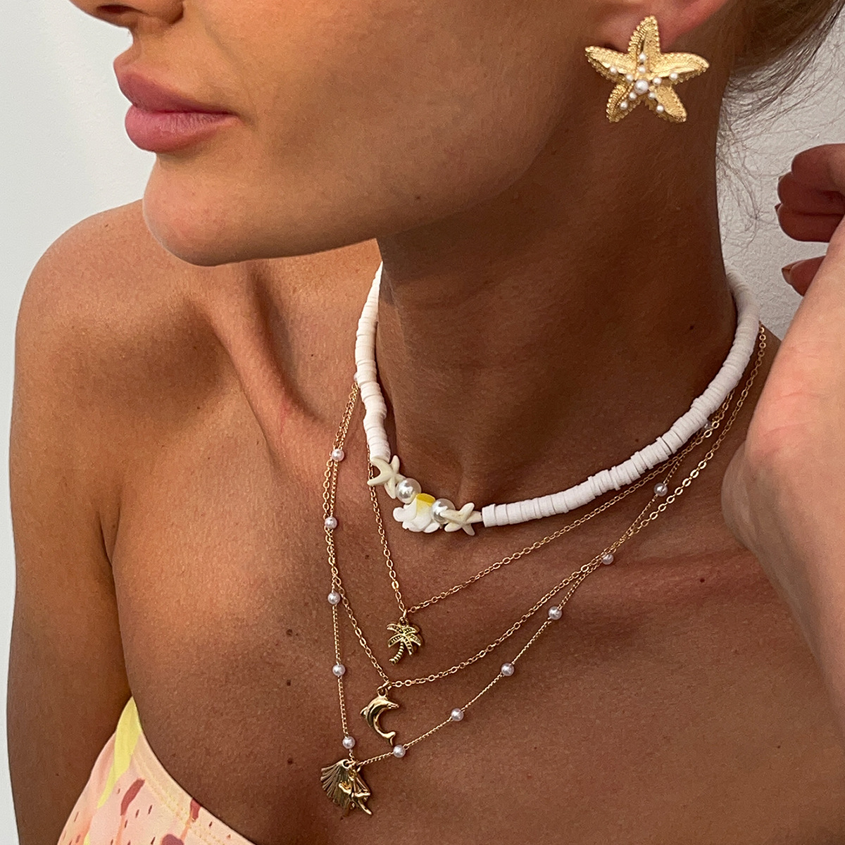 European and American cross-border jewelry, Bohemian colored soft clay beaded necklace, beach scallop fish tail alloy collarbone chain details Picture