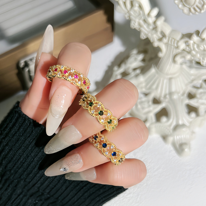 A court-style lace hollowed-out light luxury colored diamond zirconia open ring, a simple and elegant style for women, exquisite and versatile index finger ring full figure