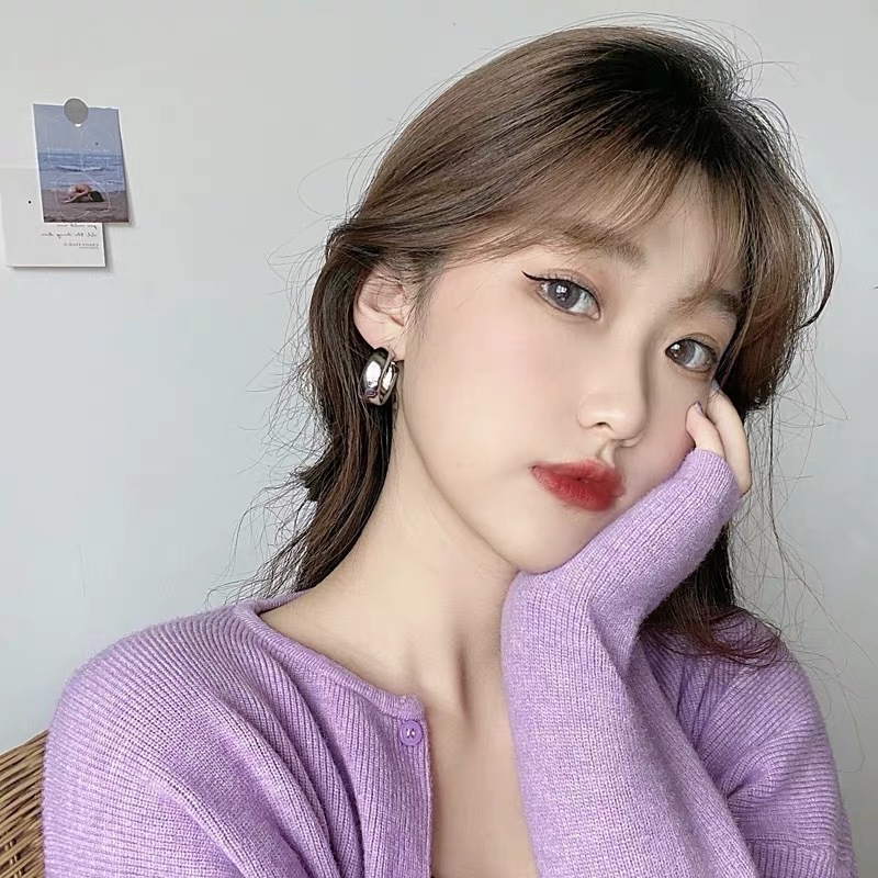 Korean metal geometric circle minimalist smooth large circle earrings, individual hot girl exaggerated small European and American ear ring earrings details Picture