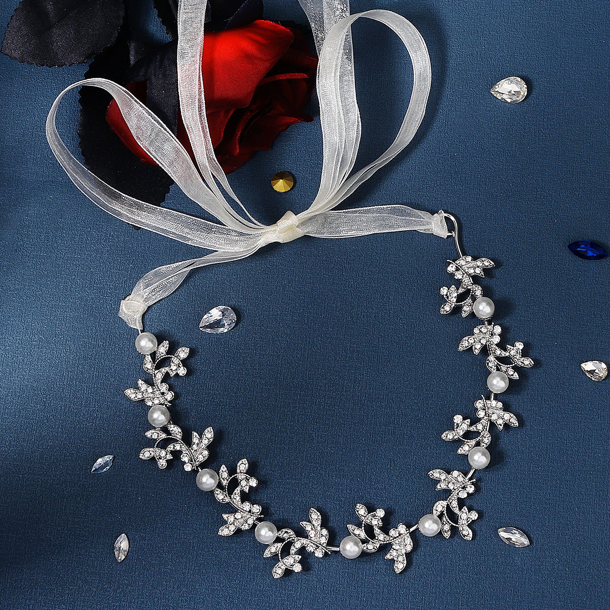 Wholesale of cross-border wedding headwear from Europe and America, including alloy leaf soft chain hair bands, handcrafted pearl hair bands, headbands and wedding accessories full figure