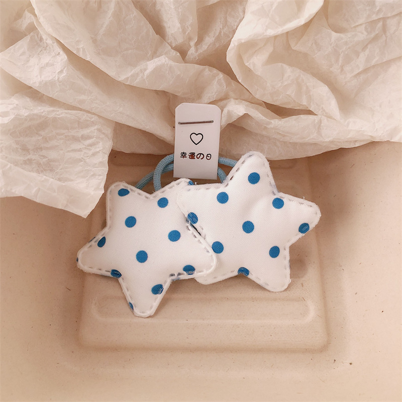 Summer blue polka dot star hair clips, sweet girl ponytail rubber band bb clips, high appearance level bangs clips, children's hair clips Application Scenario