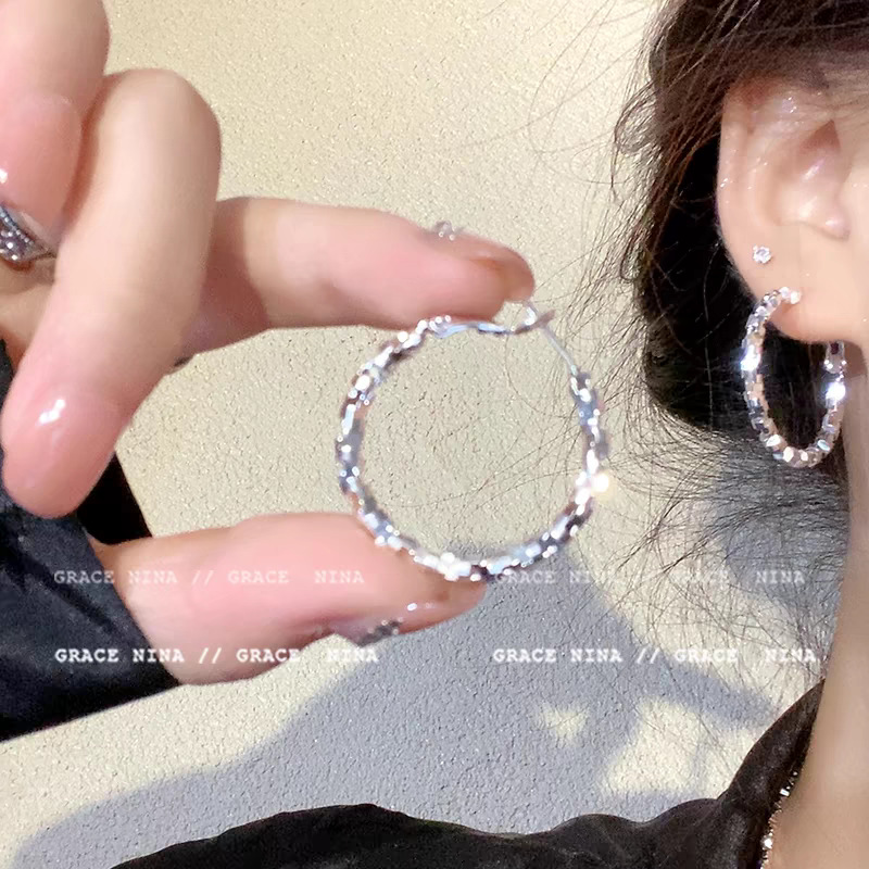 Simple is fine ~ Irregular circle earrings, a niche design for women, high-end and simple earrings, 2025 new style details Picture
