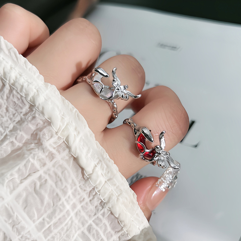 Simple and individual, cold style moon butterfly ring, adjustable for women, sweet, cool, exquisite, versatile, fashionable and niche index finger ring Specification drawing