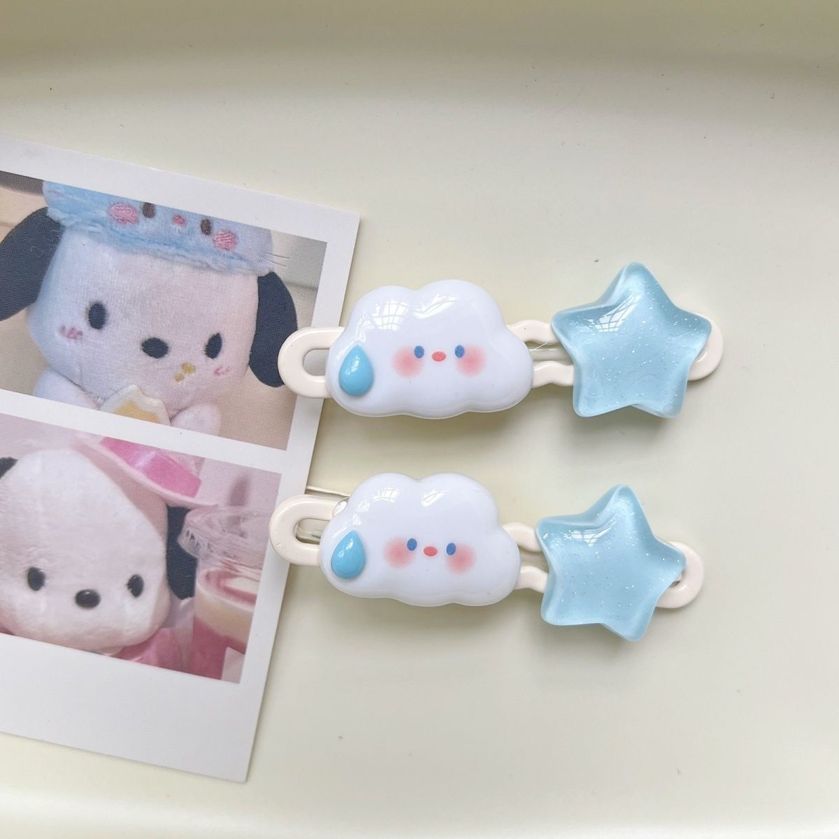 Cream cloud star hair clips, ins cute and sweet girl side clips, children's hair accessories and hair clips wholesale Application Scenario