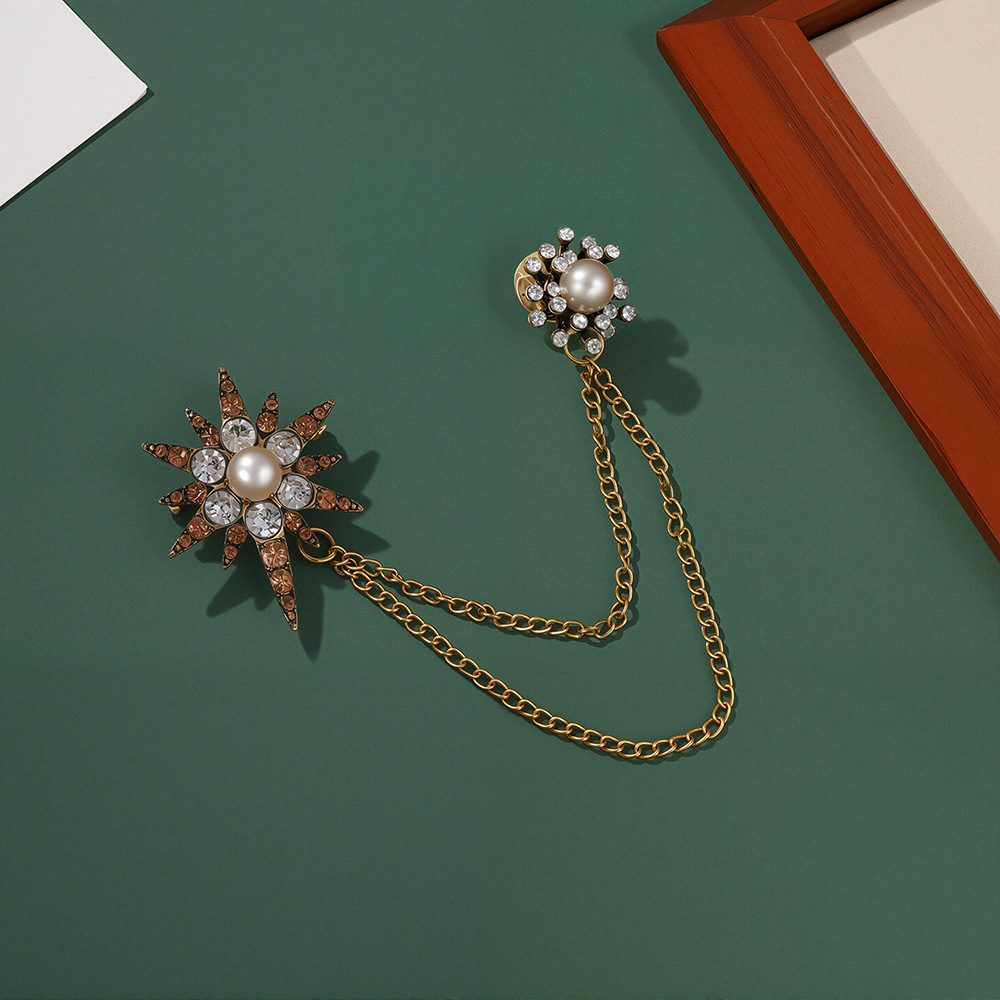Korean-style retro pearl diamond-encrusted star-studded high-end suit brooch, metal chain tassel, niche design brooch Specification drawing