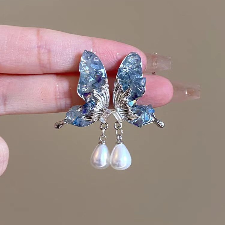 The crystal bling is super dazzling! Super fairy butterfly wing stud earrings, niche design, high-end and light luxury earrings and earrings for women Specification drawing
