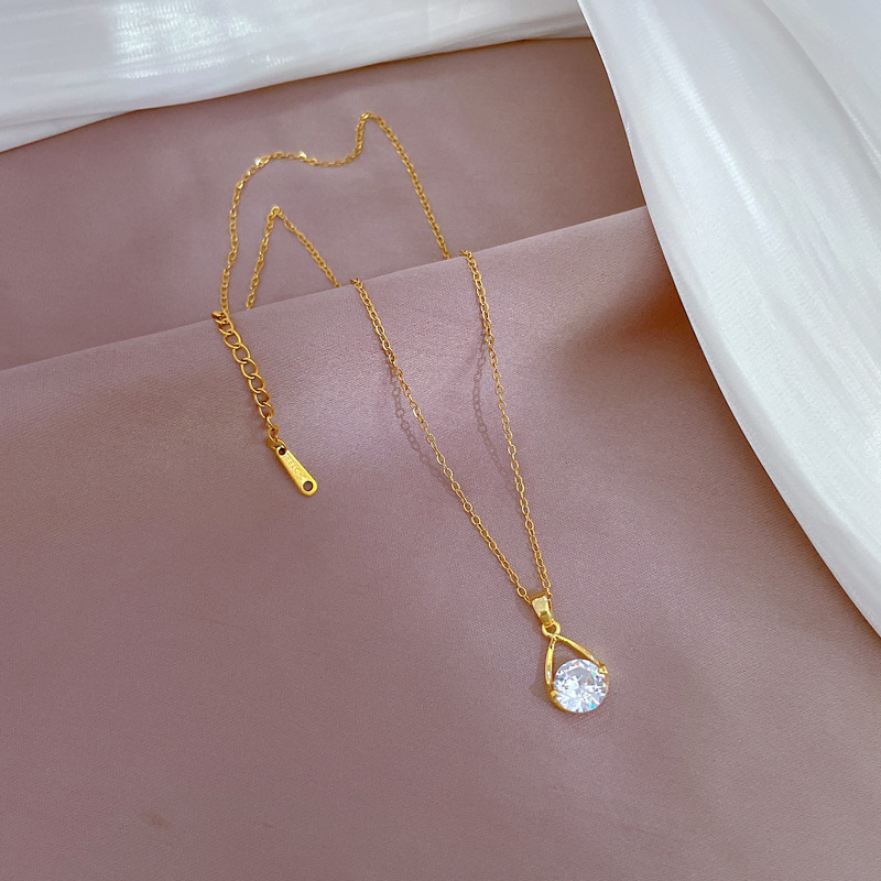 【 Titanium Steel 】 Light luxury style, real gold, magnificent water drop zircon necklace, versatile collarbone chain for female Internet celebrities, titanium steel chain Specification drawing