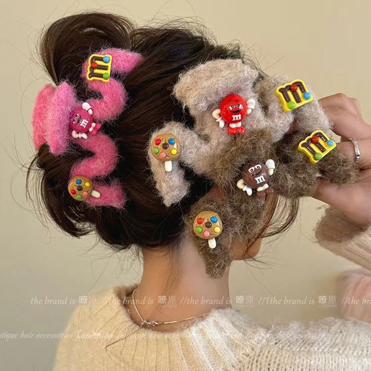 Fun original plush hairpin, cute girl, big wave candy, cartoon grab clip, large amount of hair, large shark clip hairpin full figure