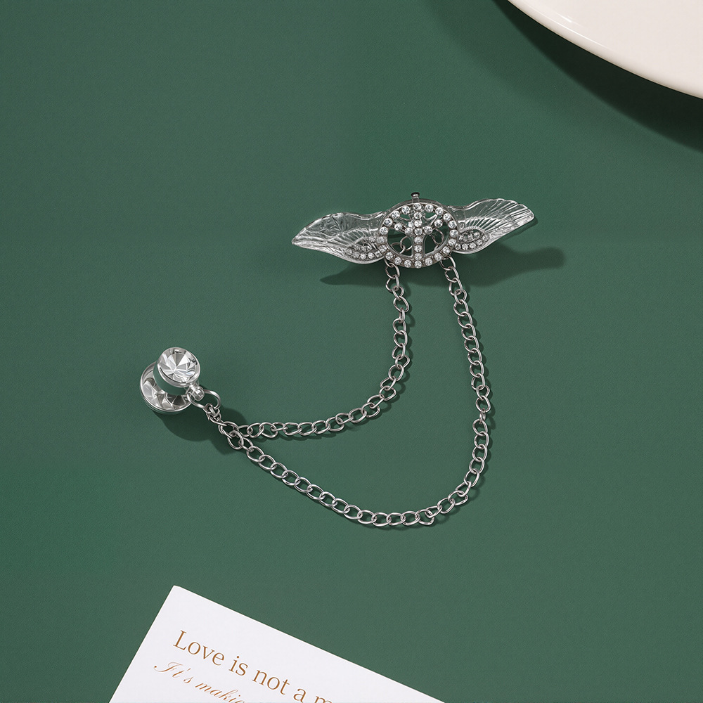French retro British style brooch, high-end and light luxury diamond-encrusted wing chain suit pin, fashionable and exquisite brooch details Picture