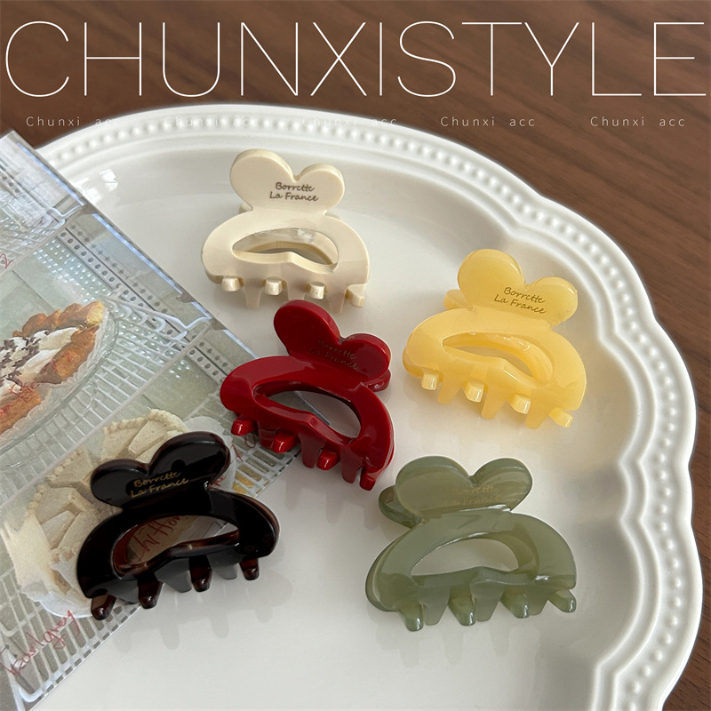 Korean cute and youthful little rabbit ear butterfly small hair gripper acetate half hair gripper clip bangs side clip Application Scenario