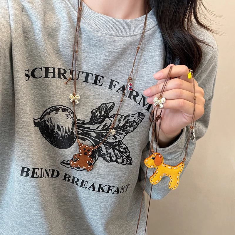 Handmade new puppy and bear woven rope necklace, cartoon girl autumn and winter sweatshirt chain, niche design, long accessory details Picture