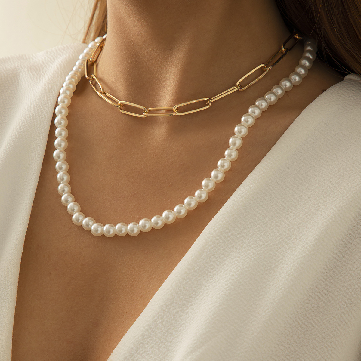 Retro and simple hollowed-out cross chain combination necklace, European and American punk cold style imitation pearl collarbone chain necklace full figure