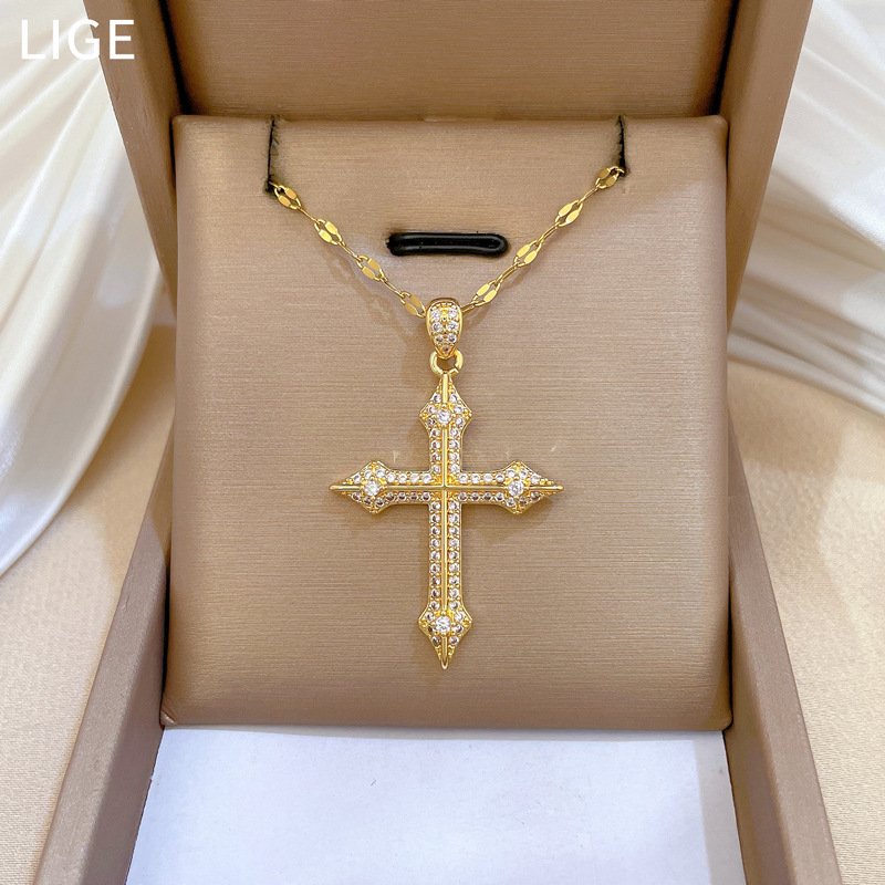 【 Titanium Steel 】 Micro-inlaid Light Luxury Zircon Cross Heavy Industry Micro-inlaid Necklace for women's fashion Trend collarbone chain manufacturer full figure