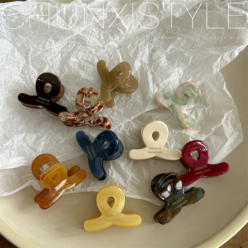 Korean Instagram cute and youthful cream multi-color small cross mini side hair clipper bangs princess hair accessory Specification drawing